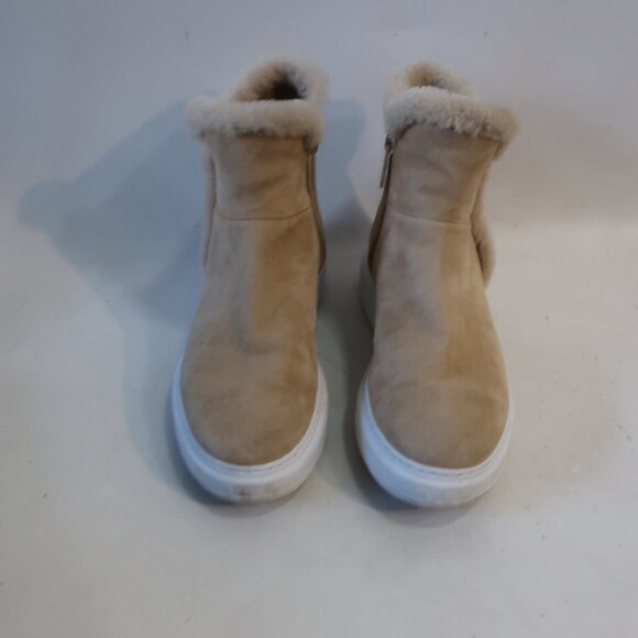 Womens Aquatalia Larisa Sand Suede Shearling Fur Ankle Zip Sneaker Booties 8.5 - Picture 2 of 16